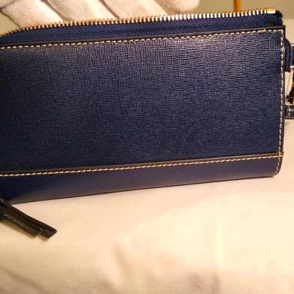 Dooney And Bourke Wallet Wristlet - Picture 4 of 7